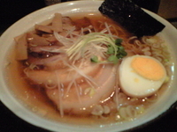 「白麒麟（700円）＋チャーシュー（200円）」@麺屋 麒麟の写真