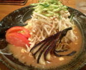「鶏挽き肉の冷し味噌ラーメン800円」@旭川ラーメン さいじょう 品達店の写真