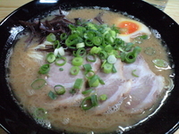 「豚骨チャーシュー（850円）＋替玉（100円）×２」@豚骨ラーメン 新井商店の写真