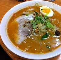 「赤いとんこつ☆☆☆超激辛（￥800）」@九州大分ラーメン 麺恋亭 中華街店の写真