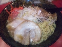 「紅桜・豚（ニンニク）」@麺や 唯桜の写真