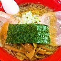 「牛骨醤油ラーメン　背脂コッテリ」@一条流がんこ総本家分家四谷荒木町の写真