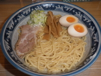 「油そば（６００円）中盛り同額＋味付玉子（１００円）」@秋葉原つけ麺 油そば 楽の写真