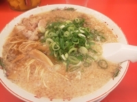 「特製醤油ラーメン大盛り　700円」@ラーメン魁力屋 草加店の写真