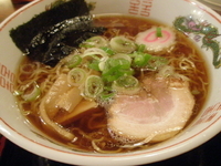 「支那そば(500円)+ミニネギチャーシュー飯(100円)」@支那そば屋 ぴーちゃんの写真