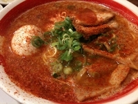 「濃辛 味玉入り 890円　麺かため」@ばり嗎 狭山ヶ丘店の写真