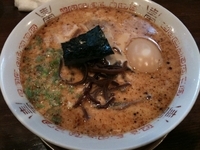 「豚骨醤油味玉ラーメン＋替え玉（￥600＋￥50）」@七代目 哲麺 大和店の写真