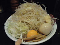 「油そば（野菜多め，にんにく）850円」@らーめん大 五反田店の写真