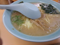 「ラーメン並麺固め＋一口カレー（合計で600円）」@ニューラーメンショップ 西川口店の写真