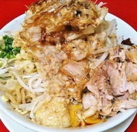 「まぜそば780円麺少なめ、鰹節、ヤサイ、ニンニク、アブラ、辛玉」@用心棒の写真