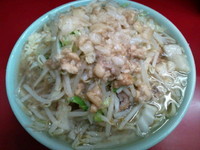 「小豚 アブラ カラメ ニンニク少し」@ラーメン二郎 中山駅前店の写真