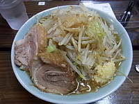 「小ラーメン（６５０円）野菜、にんにく、辛め増し」@ラーメンかじろうの写真