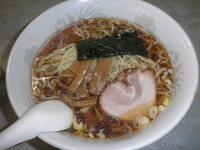 「手打ち支那そば（６５０円）大盛り（１００円）」@与志冨の写真