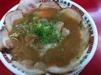 「特そば（￥690）」@丸高中華そば 神戸二宮店の写真