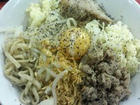 「汁なし　780円　麺少なめ　ニンニク少し」@らーめん豚喜の写真