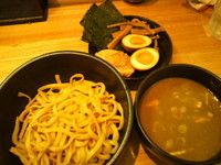 「特製つけ麺950円+〆ラー100円」@づゅる麺 豚あじ 恵比寿神社前の写真