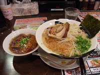「焦がしニンニクラーメン 790円」@とんまる木の写真