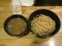 「つけ麺（並盛り）＋〆ラー：８００円＋１００円」@づゅる麺 豚あじ 恵比寿神社前の写真