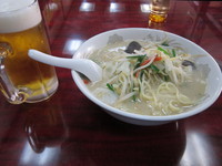 「湯麺600円、生ビール500円×2」@一番館の写真