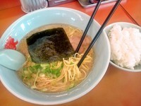 「（5:00～11:00限定）朝ラーメン＋替玉＋半ライス」@ラーメン山岡家 谷田部店の写真