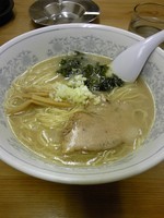 「豚骨正油ラーメン500」@ラーメン かるあの写真