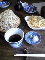 「粗そば 大盛り 1100円」@そば茶屋さくらの写真