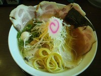 「しょうゆチャーシュー（950円）」@彩色ラーメン きんせい 高槻駅前店の写真