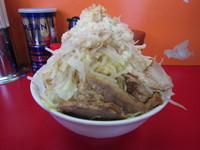 「ラーメン（中）＋（野菜1.5＋全部増し）」@モッコリ豚の写真