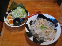 「味玉節つけ麺（並盛　極冷え　追いネギ）：９２０円」@つけ麺 おんのじ 榴岡店の写真