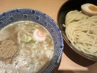 「つけ麺　850円　麺少なめで卵半分サービス」@六厘舎の写真