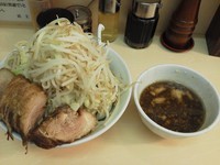 「豚骨魚介つけ麺（ヤサイマシマシ、ニンニク少し）＋豚」@自家製ラーメン 大者の写真