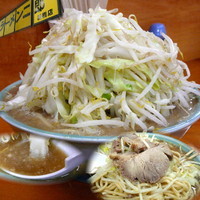 「プレ 大ブタＷ 1,000円（ヤサイマシマシ）」@ラーメン二郎 新橋店の写真