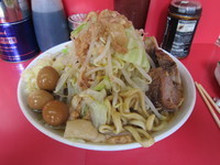 「ラーメン650円、味付うずら100円」@ラーメン二郎 大宮店の写真