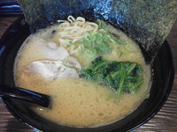 「ラーメン（硬め濃いめ）￥680+ライス￥0（ランチサービス）」@らーめん あじどのの写真