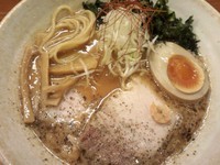 「魚元素　濃厚醤油　690円」@麺元素の写真