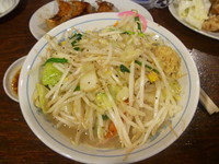 「タンギョウ　８８０円＋焼酎水割り　５０円×２」@トナリ 丸の内店の写真