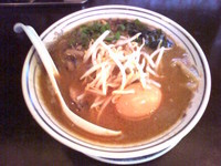 「半熟味付卵つきラーメン＋替え玉（７５０円＋１００円）」@神龍の写真