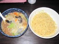 「特製もりそば680円（麺少なめ・メンマ増し）＋温野菜100円」@神田大勝軒の写真