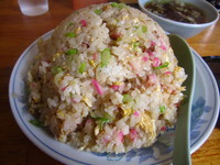 「チャーハン（スープ付き）６００円＋大盛り１００円」@菜華軒の写真