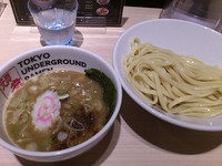 「つけめん（濃厚）200g ￥800」@TOKYO UNDER GROUND RAMEN 頑者の写真
