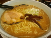 「ラーメン（大盛り無料）」@自家製太打麺 勢拉 行徳駅前店の写真