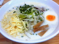 「特製牛乳らーめん￥730＋チーズ￥100＝￥830」@しろくま食堂の写真