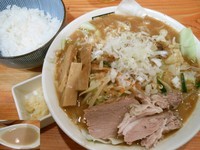 「北の国さっぽろ正油濃菜麺＋ごはん小＋ニンニク」@濃菜麺 井の庄の写真