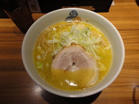 「塩らーめん 白湯　８８０円」@塩逸品 五代目けいすけ 本店の写真