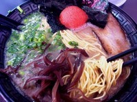 「豚骨醤油らーめん（細麺，大盛り）650円＋めんたいこ100円」@らーめん南木の写真