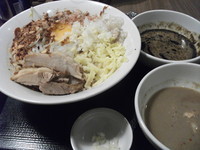 「まぜつけ並（全増し）」@ジャンクガレッジ 東京ラーメンストリートの写真