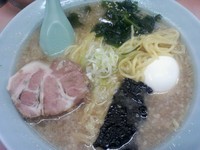 「らーめん　550円　+　味玉　50円」@ラーメン かいざんの写真