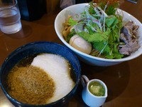 「冷やし牛とろろつけめん　山葵オイル添え ￥900」@UNDER GROUND RAMENの写真