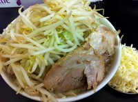 「並ラーメン＋「チーズとカレーフレーク」（630円＋150円）」@ラーメン浜田家の写真