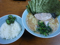 「のり増しらーめん（並・麺硬め・脂少なめ）＋ライス」@横浜ラーメン 武蔵家 成増店の写真